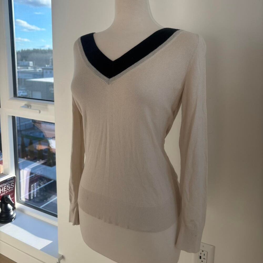 Banana Republic Silk Cashmere V Neck Cream Lightweight Sweater Shirt Sz Small